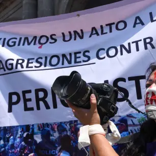 Violencia contra periodistas en México y otros países de América, a debate