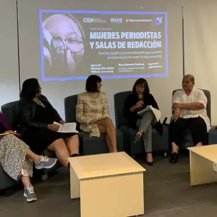 Mujeres periodistas analizan retos por teletrabajo y precarización laboral