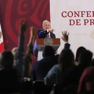 EU señala a AMLO por desacreditar a periodistas; presidente acusa Doctrina Monroe