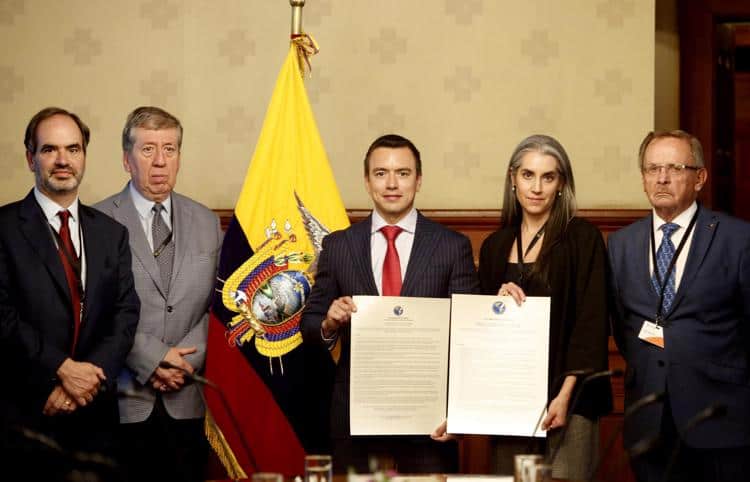 Ecuador firma las declaraciones de Chapultepec y Salta sobre libertad de expresión