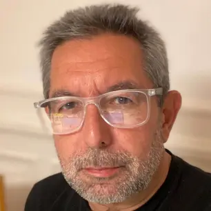 IA permite a medios reinventar vínculo con audiencias: Julián Gallo