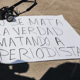 Llama Artículo 19 al próximo gobierno a vigilar abuso jurídico, físico y en línea contra la prensa