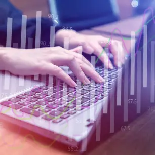 Medios apuestan este año por nuevos productos y suscripción pese a polarización y ataques a la prensa: Reuters Institute