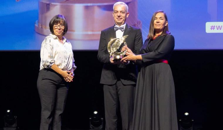 La Prensa independiente de Ucrania recibe la Pluma de Oro de la Libertad 2025 de WAN-IFRA
