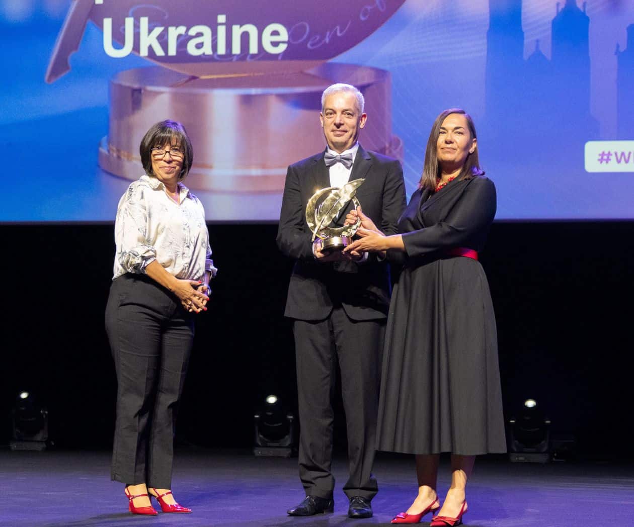 La Prensa independiente de Ucrania recibe la Pluma de Oro de la Libertad 2025 de WAN-IFRA