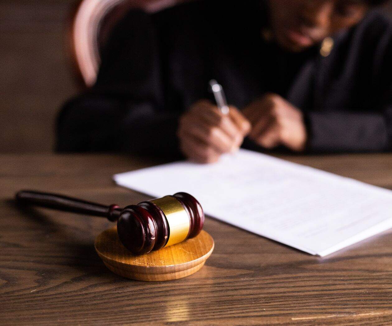 Juez de EU reconoce como “uso justo” el entrenamiento de la la firma de IA Anthropic con libros