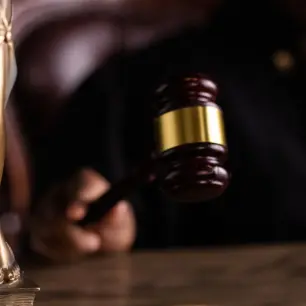 Segundo revés para los autores que demandan a la IA, juez de EU desecha caso contra Meta