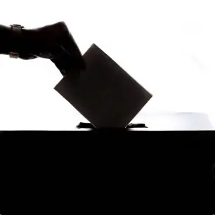 La erosión de la libertad de expresión amenaza la celebración de elecciones libres y justas, advierte Relatora de la ONU