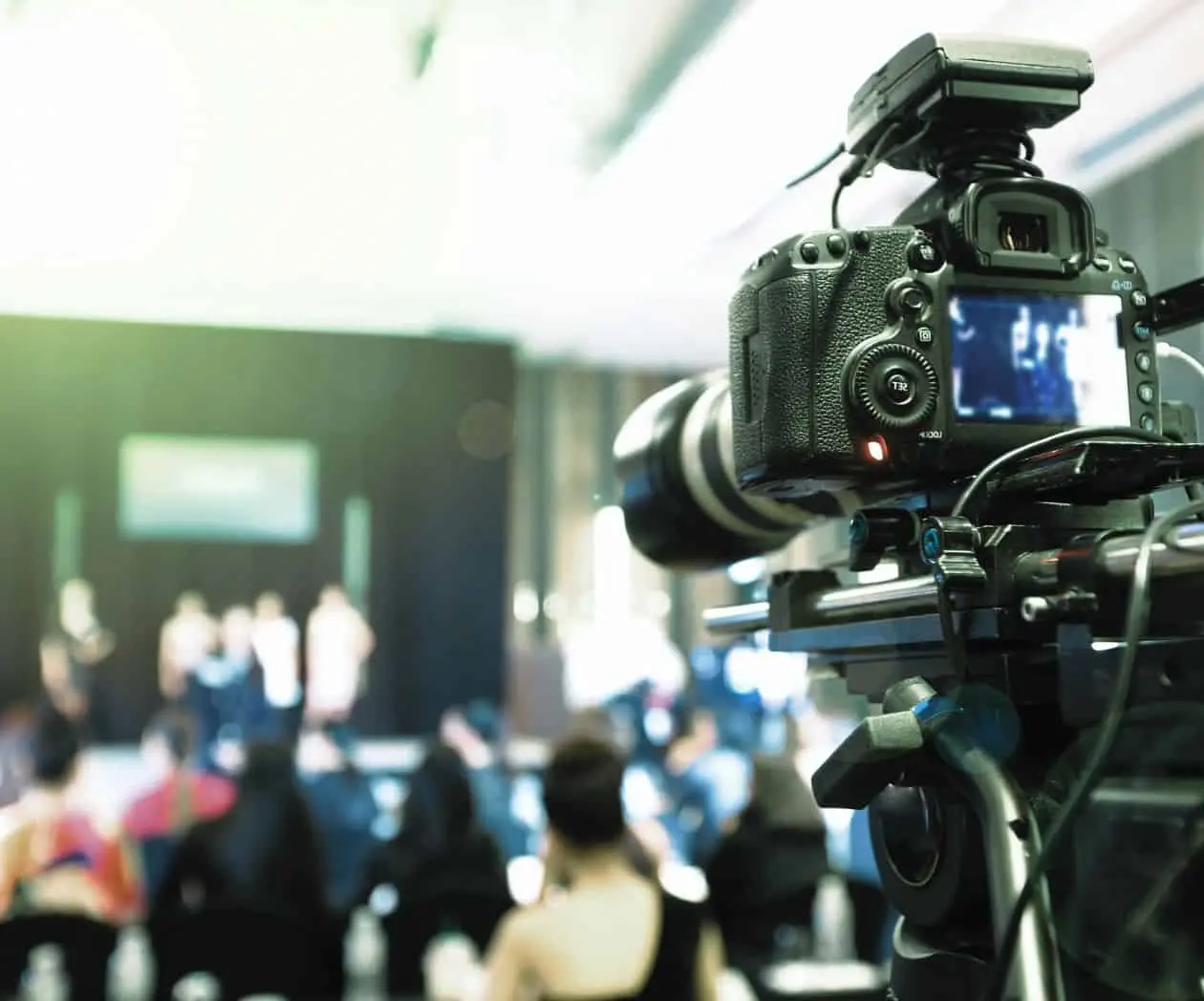 Seis de cada 10 ve a los periodistas en EU como “muy importantes”, pero 5 cree que pierden influencia: Pew Research