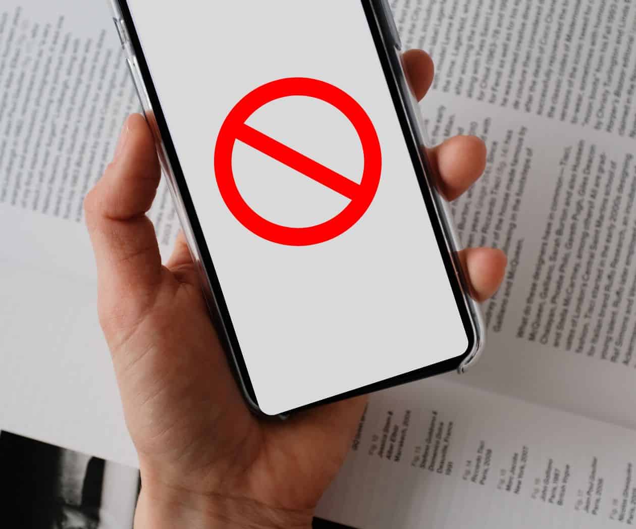 Iniciativa para penalizar memes y sátiras digitales en México generan alerta por riesgo de censura