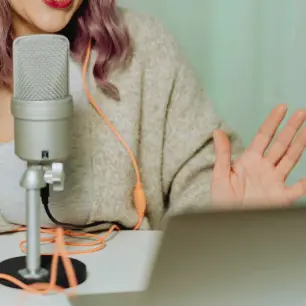 Mujeres ganan peso en ecosistema de influencers en México y medios tradicionales mantienen influencia: Reuters Institute