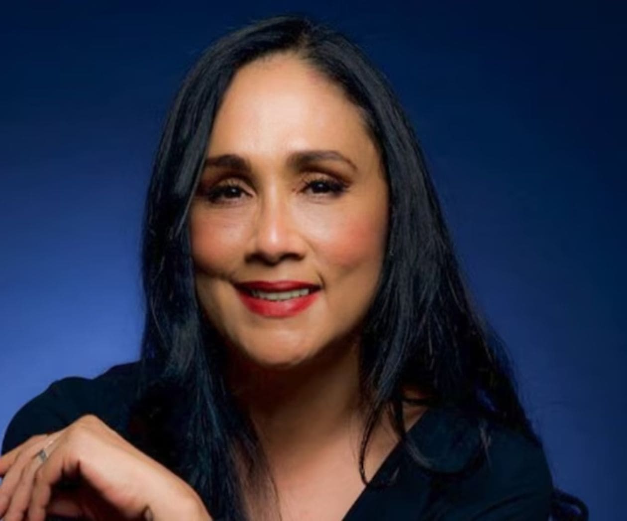 Denuncia Adela Navarro, codirectora de Zeta, ante FGE actos intimidatorios y hombres armados en oficinas del medio