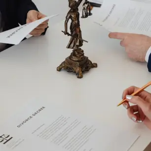 OpenAI pide revertir orden judicial de dar 20 millones de registros de ChatGPT a NYT en pleito por derechos de autor