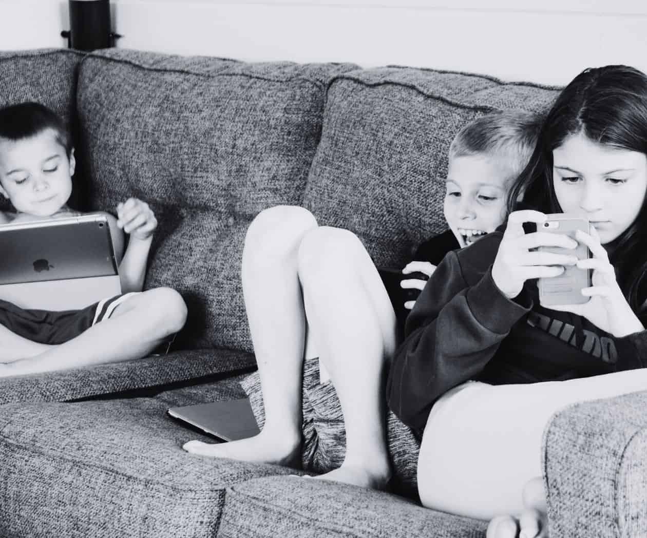 Dinamarca avanza hacia la restricción de redes sociales en menores, se sumaría a Australia