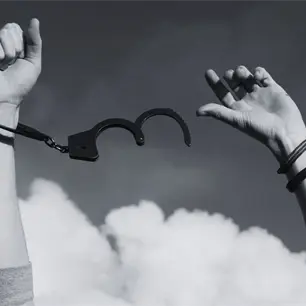 Dan cadena perpetua en Hong Kong a Jimmy Lai fundador del Apple Daily