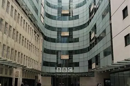 Trump demanda a la BBC por 5 mil millones de dólares por la edición de su discurso del 6 de enero de 2021
