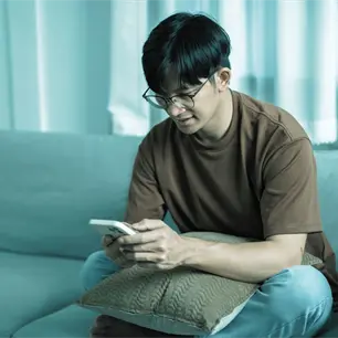 Francia aprueba ley para prohibir el acceso a redes sociales a menores de 15 a&ntilde;os