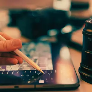 Axios y OpenAI ampl&iacute;an colaboraci&oacute;n en periodismo local, llegar&aacute; a 9 comunidades de EU