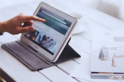 Microsoft lanza marketplace para licencias de contenido periodístico en IA