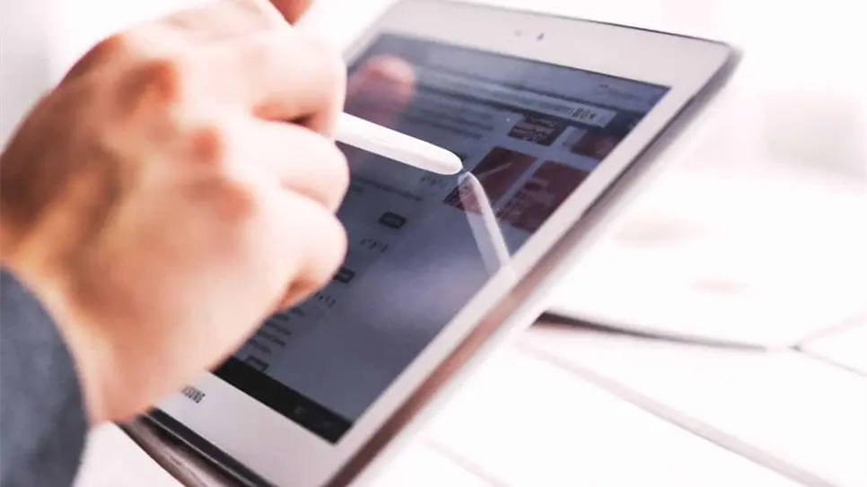 Google avanza en acuerdos más específicos con medios y amplía su piloto de IA con el Financial Times