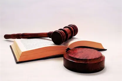 Juez limita revisión del Departamento de Justicia a dispositivos de periodista del Washington Post