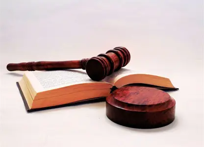 Juez limita revisión del Departamento de Justicia a dispositivos de periodista del Washington Post