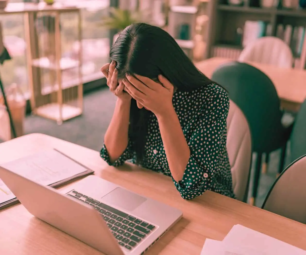 Día Internacional de la Mujer 2026: Crece violencia digital contra mujeres periodistas que escala al mundo real, UNESCO