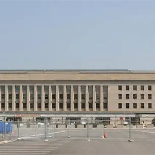 Pent&aacute;gono excluye a fotoperiodistas de ruedas de prensa tras publicaci&oacute;n de im&aacute;genes del secretario Pete Hegseth