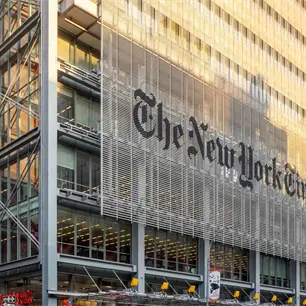 La redacci&oacute;n de The New York Times alcanza r&eacute;cord de 2,300 periodistas, en un entorno de contracci&oacute;n de plazas en EU