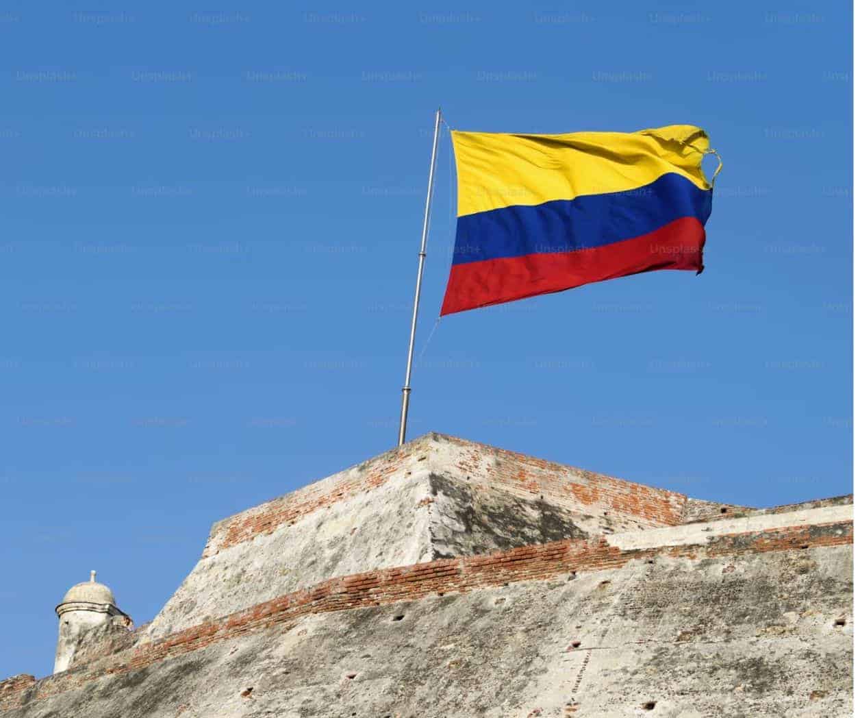 Seis de cada diez periodistas sufren violencia de género en Colombia, advierte Defensoría