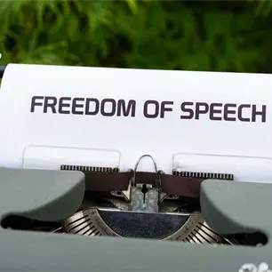 UNESCO llama a reforzar la libertad de prensa en 2026, de cara al m&aacute;ximo deterioro global reportado en m&aacute;s de una d&eacute;cada
