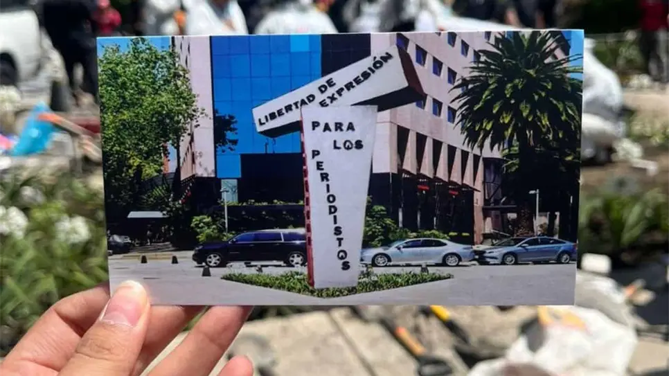 Instalan antimonumento en CDMX para recordar a periodistas asesinados y desaparecidos en México