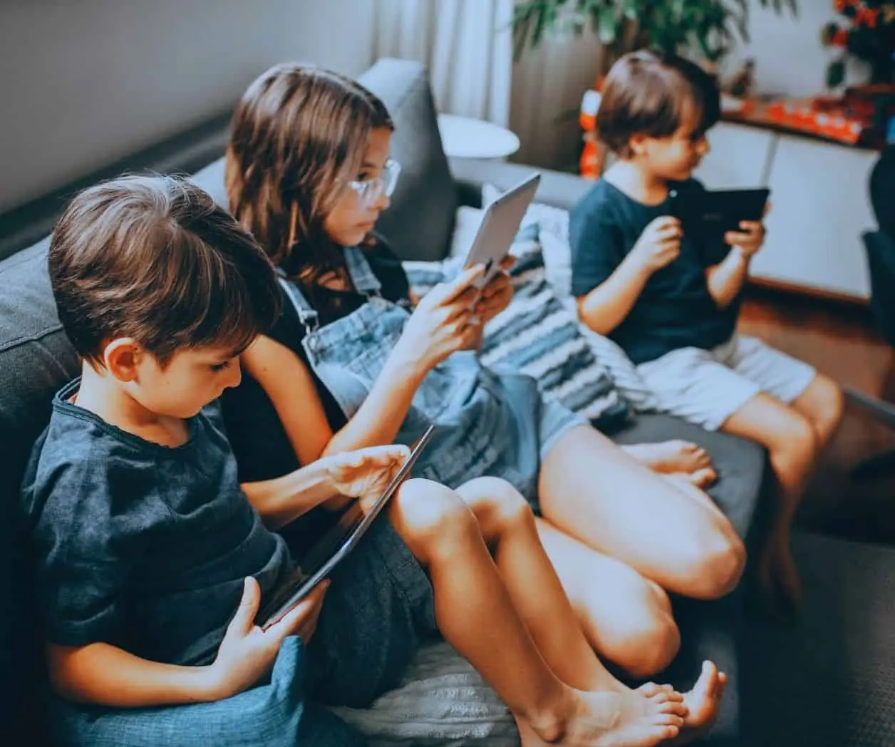 Reino Unido prohibirá las redes sociales a los menores de 16 años; buscan cuidar la salud mental de niños y adolescentes Reino Unido prohibirá las redes sociales a los menores de 16 años; buscan cuidar la salud mental de niños y adolescentes