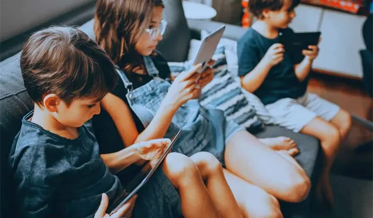 Reino Unido prohibirá las redes sociales a los menores de 16 años; buscan cuidar la salud mental de niños y adolescentes