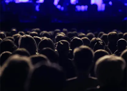 Con cambios, aprueba CRT lineamientos sobre audiencias; acota su intervención y las sanciones